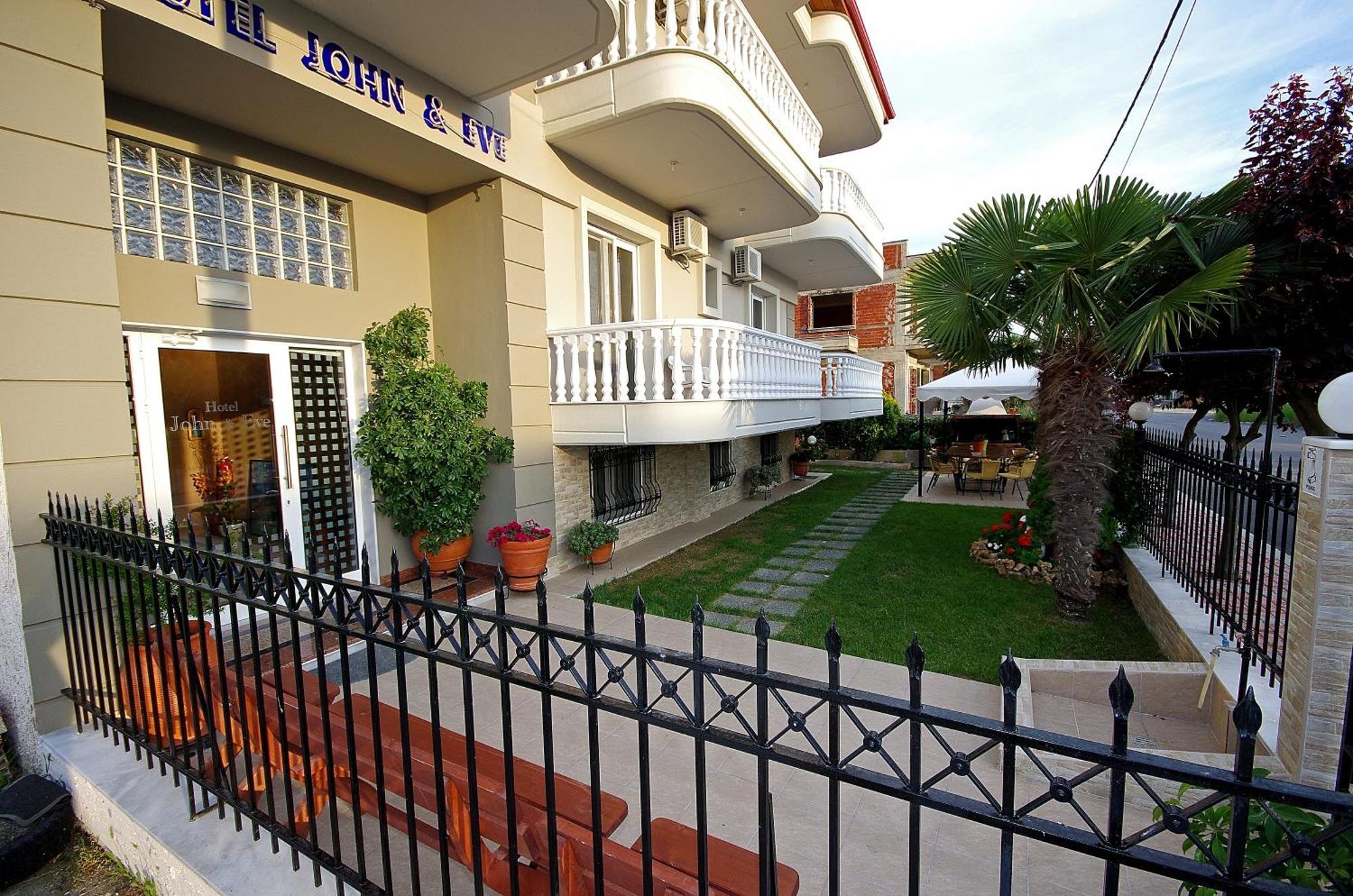 John & Eve Hotel Paralía Exteriör bild