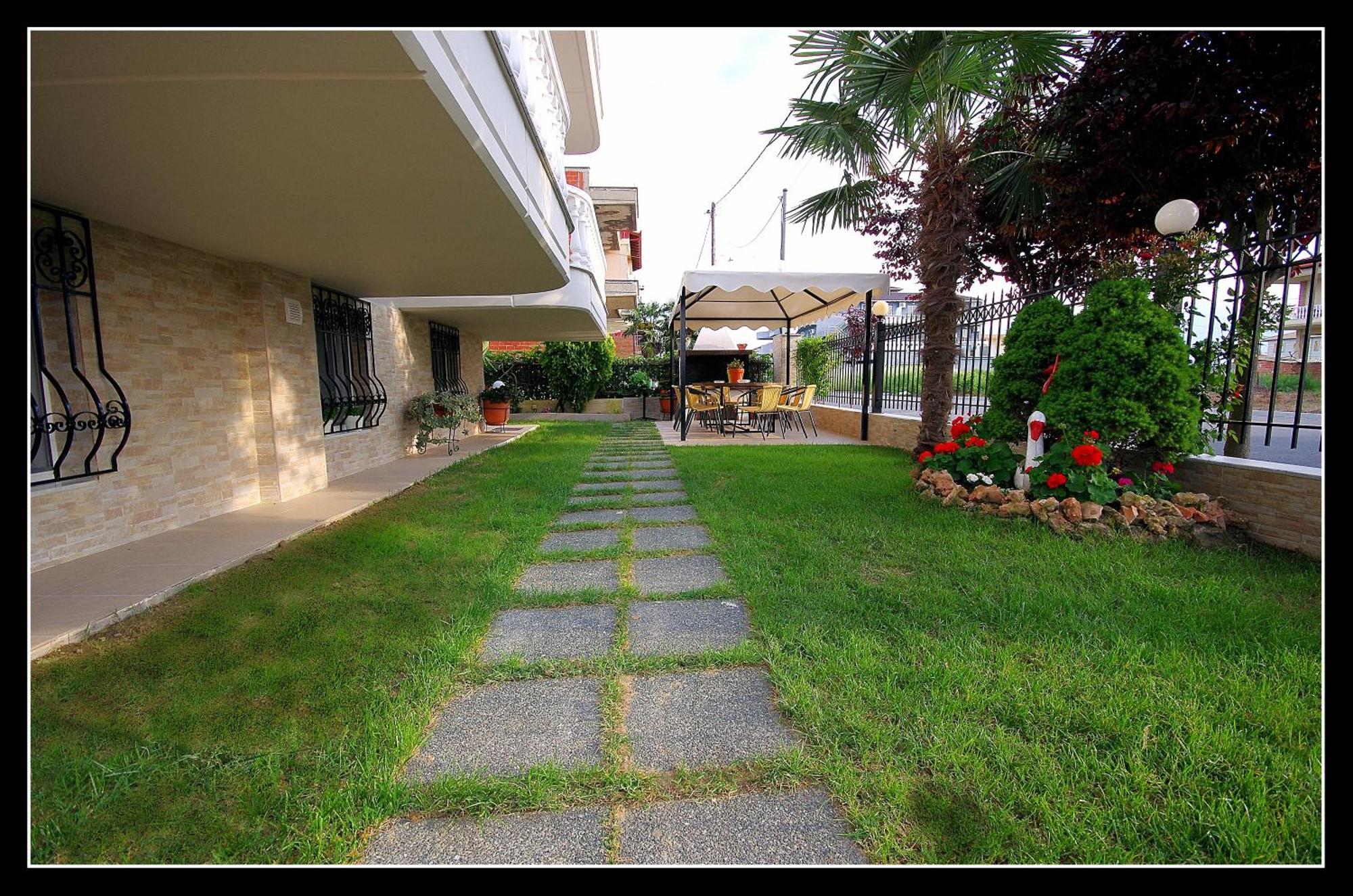John & Eve Hotel Paralía Exteriör bild