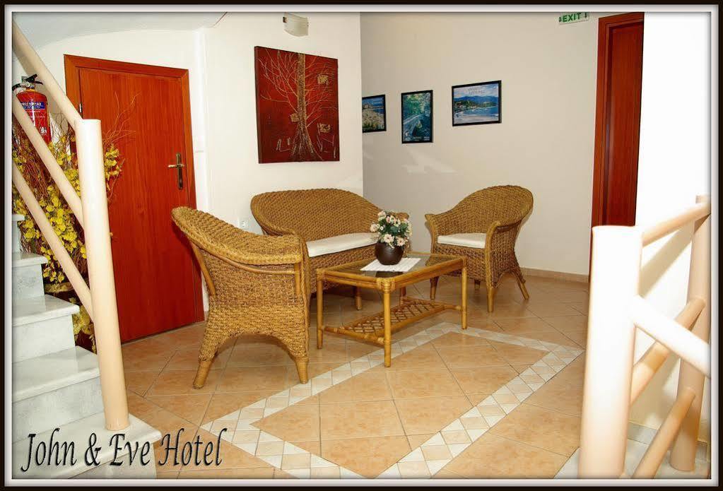 John & Eve Hotel Paralía Exteriör bild